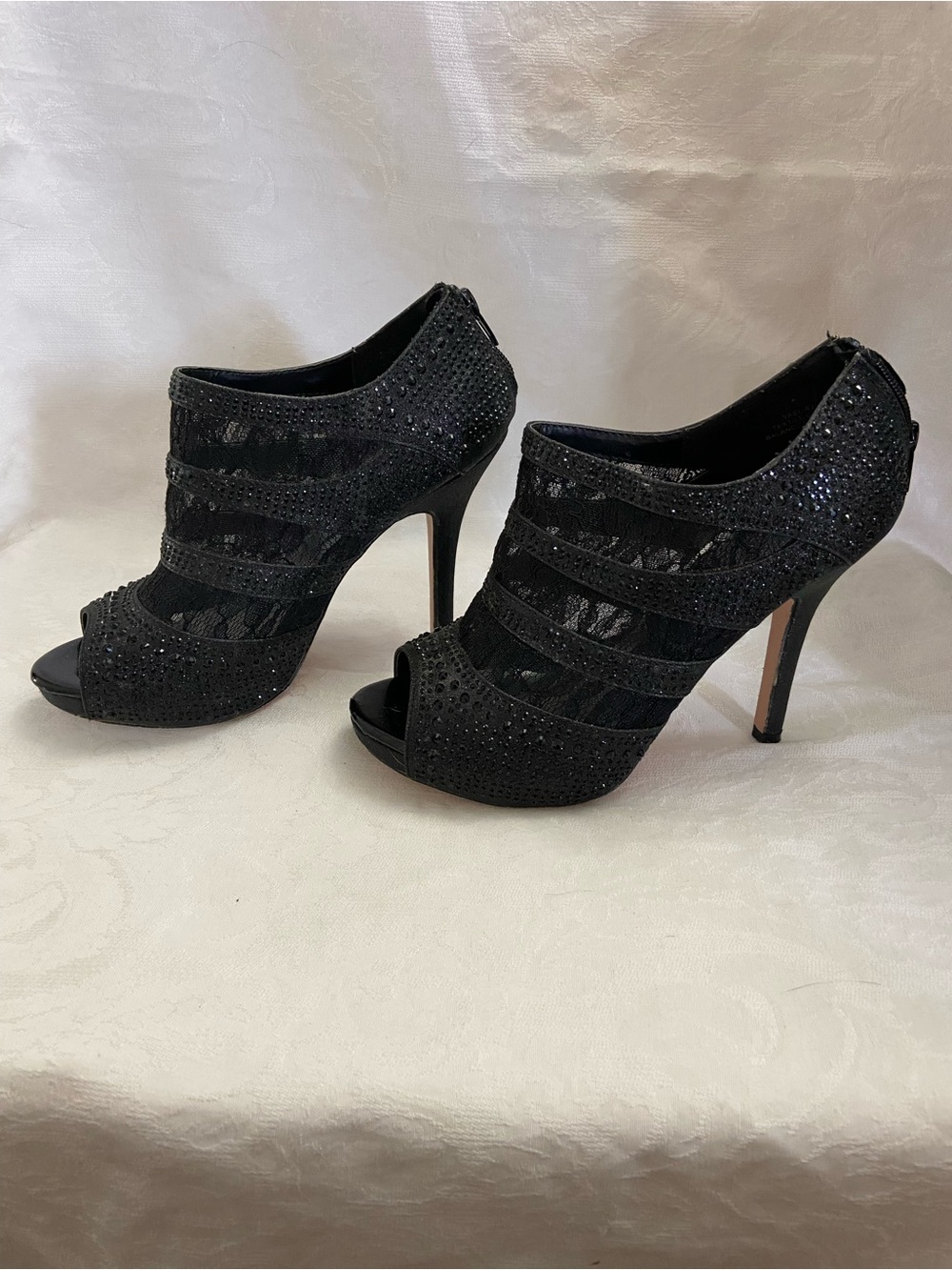 Black lace and rhinestone Embellished Peep-Toe High Heel Booties Women's size 8